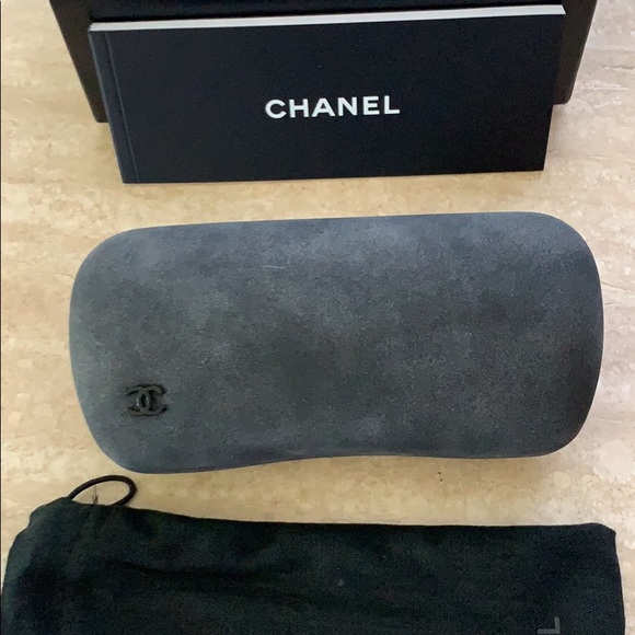 Chanel glasses case - Picture 3 of 5